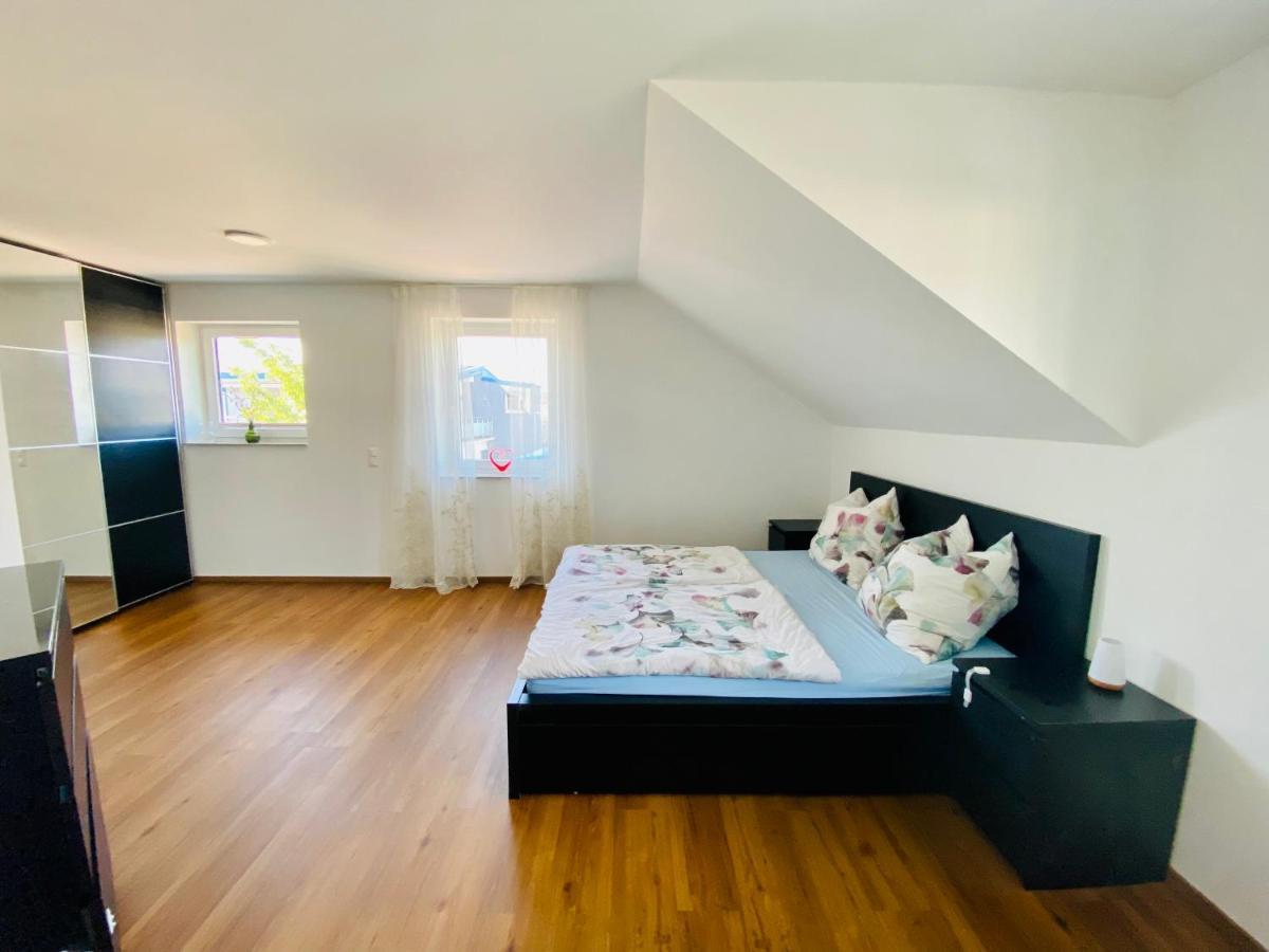 Homestay Offers Private Bedroom And Bathroom Near Speyer And Hockenheim Altlussheim Esterno foto